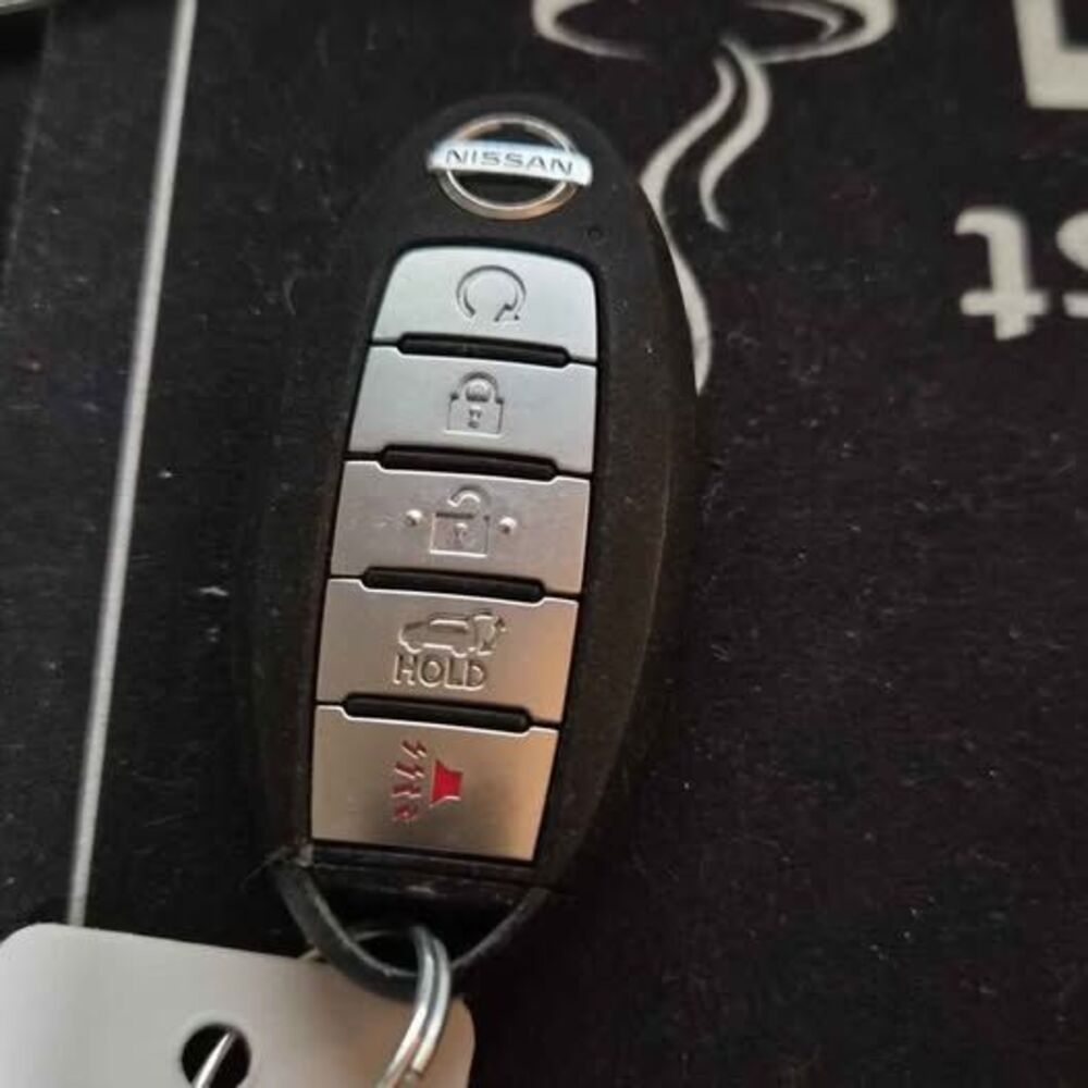 2021 Nissan Rogue SV pre-owned key fob